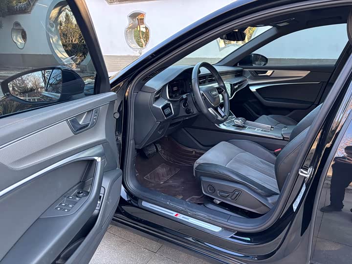 Фото 7 - Audi A6L