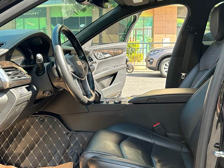 Фото 9 - Cadillac CT6