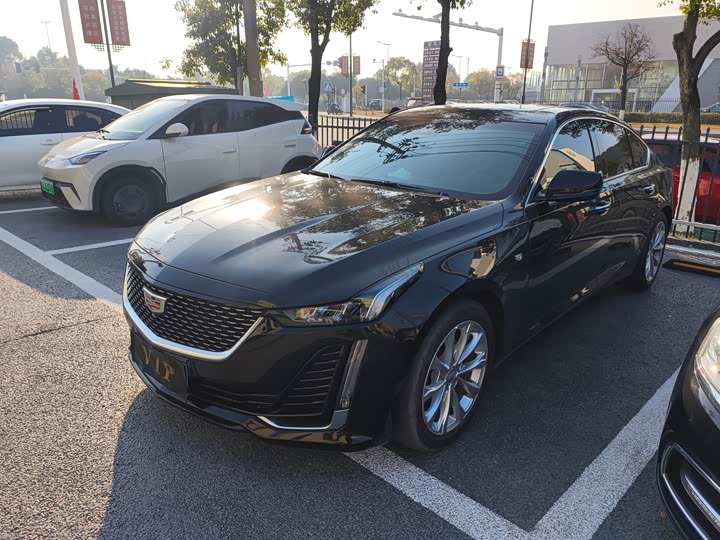 Фото 1 - Cadillac CT5