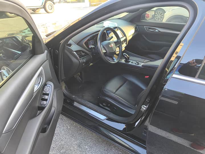 Фото 7 - Cadillac CT5