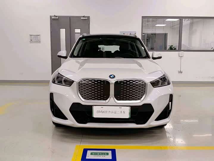 Фото 2 - BMW iX1