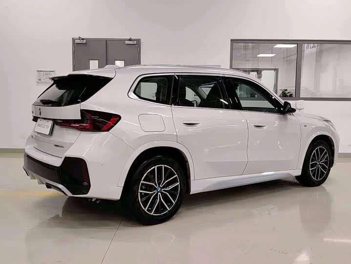 Фото 5 - BMW iX1