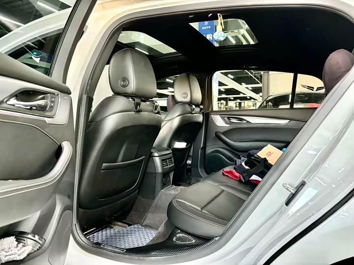 Фото 6 - Cadillac CT5