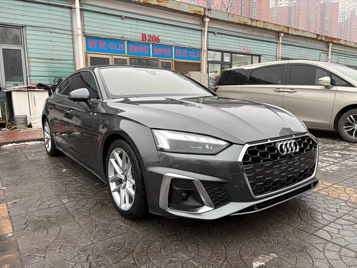 Фото 2 - Audi A5