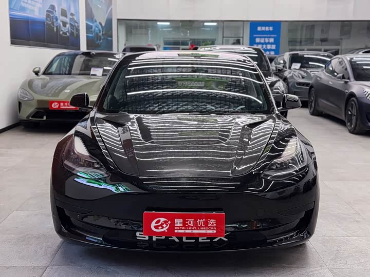 Фото 2 - Tesla Model 3