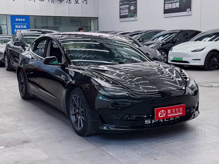 Фото 3 - Tesla Model 3