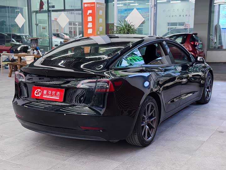 Фото 7 - Tesla Model 3