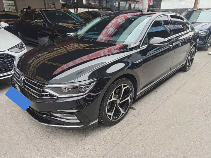 Фото 1 - Volkswagen Magotan