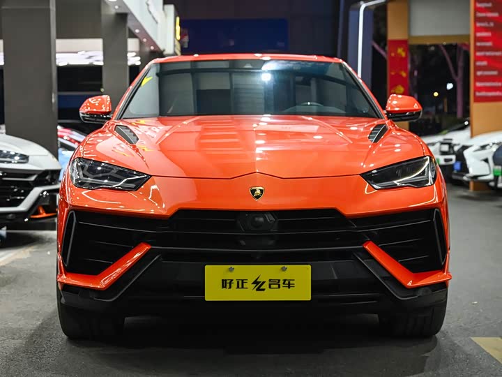 Фото 4 - Lamborghini Urus