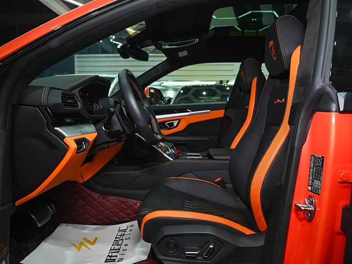 Фото 7 - Lamborghini Urus