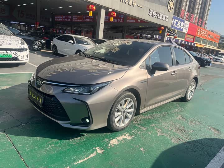 Фото 1 - Toyota Corolla