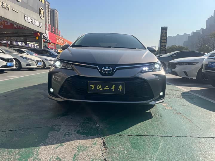 Фото 3 - Toyota Corolla