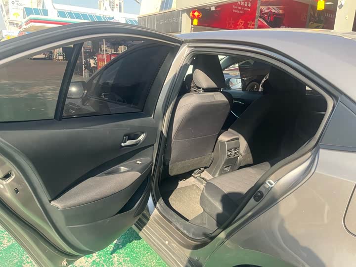 Фото 5 - Toyota Corolla