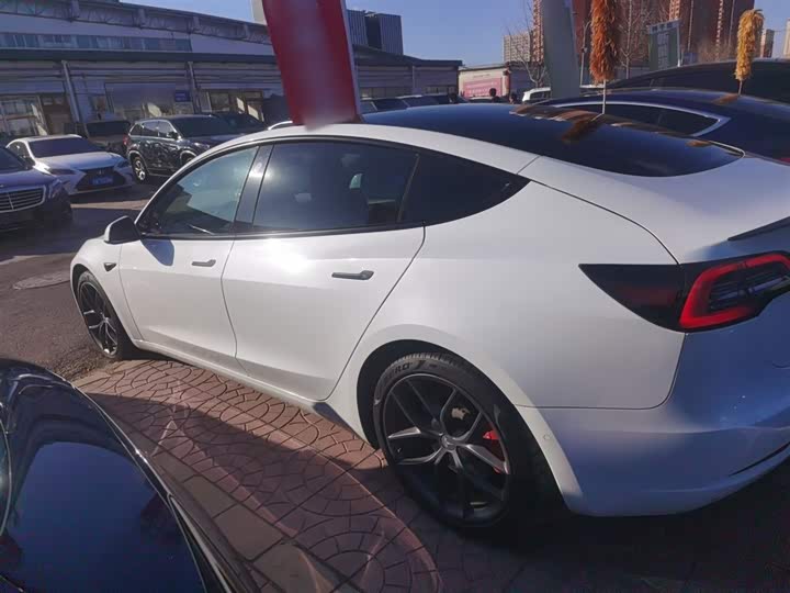 Фото 5 - Tesla Model 3