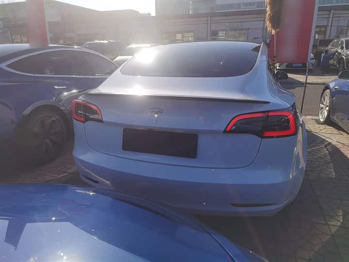 Фото 6 - Tesla Model 3