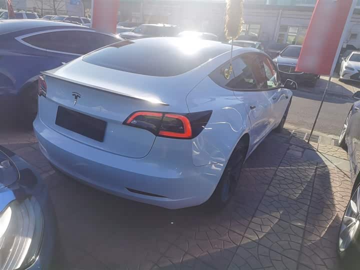 Фото 7 - Tesla Model 3