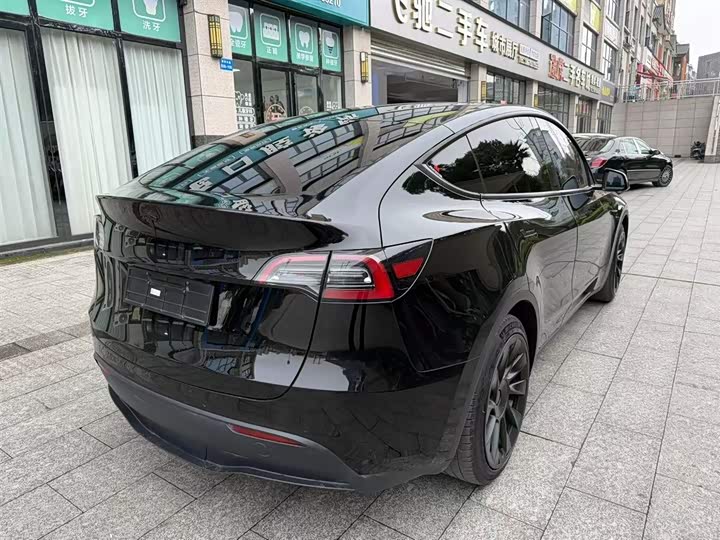 Фото 8 - Tesla Model Y