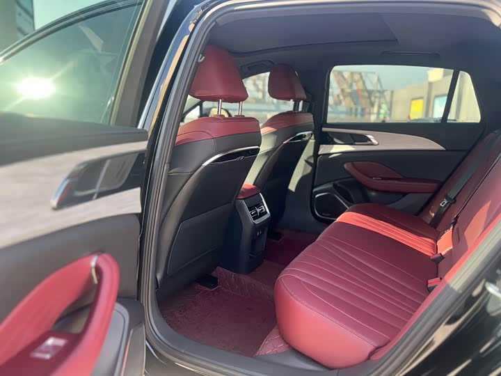 Фото 5 - Hongqi H5