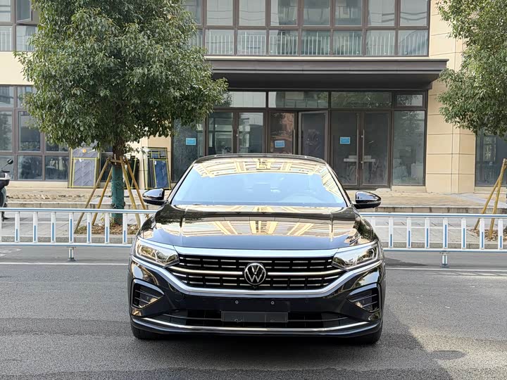 Фото 2 - Volkswagen Passat