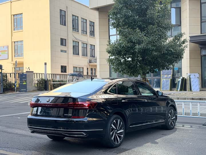 Фото 4 - Volkswagen Passat