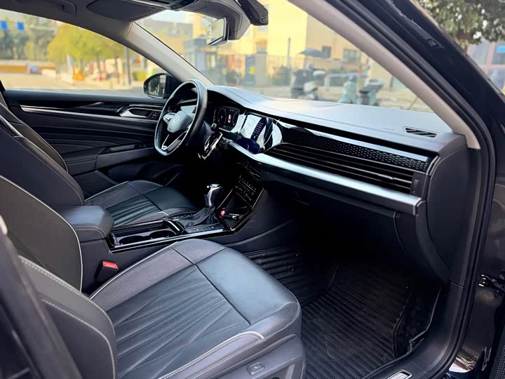 Фото 9 - Volkswagen Passat