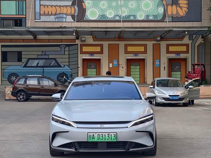 Фото 2 - BYD Han