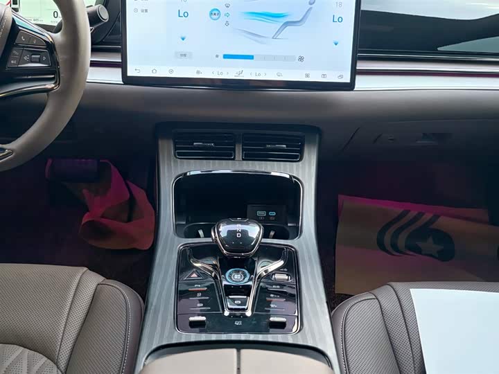 Фото 9 - BYD Han