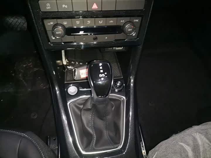 Фото 6 - Volkswagen Tharu