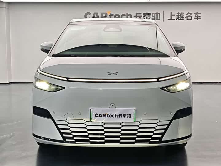 Фото 2 - XPeng X9