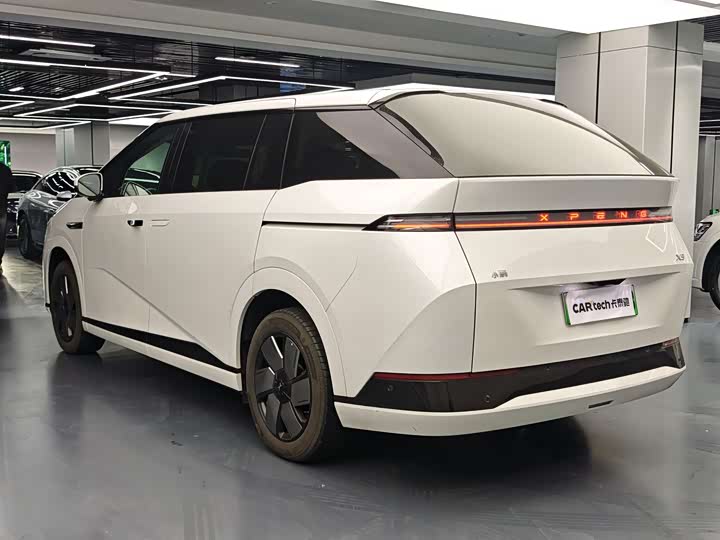 Фото 4 - XPeng X9