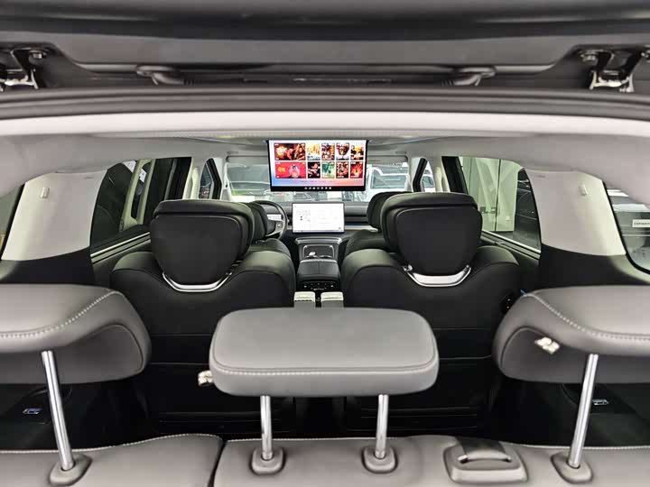 Фото 9 - XPeng X9