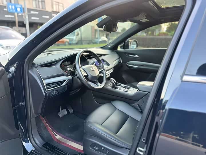 Фото 4 - Cadillac XT4
