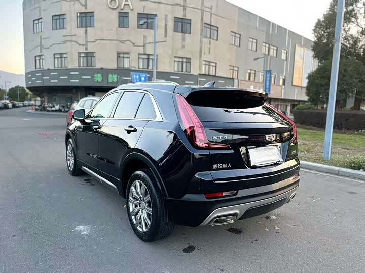 Фото 7 - Cadillac XT4