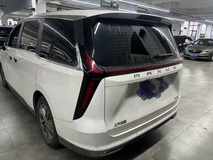 Фото 6 - Maxus G70