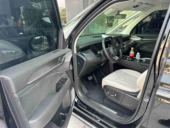 Фото 3 - Zeekr 009