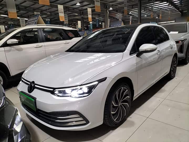 Фото 2 - Volkswagen Golf