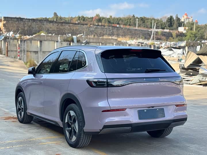 Фото 9 - Geely Galaxy E5