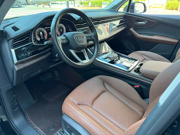 Фото 6 - Audi Q7