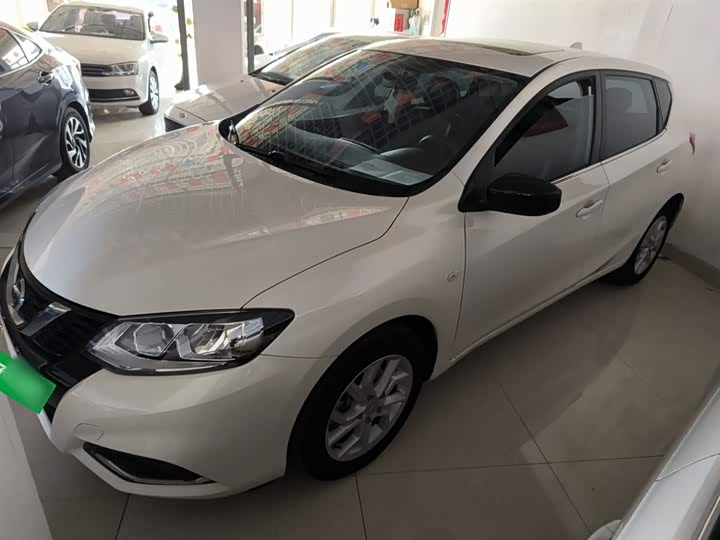 Фото 2 - Nissan Tiida