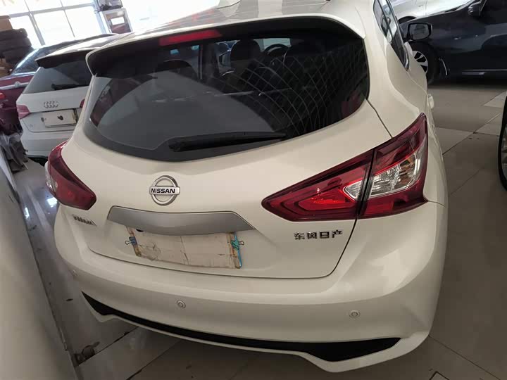 Фото 6 - Nissan Tiida