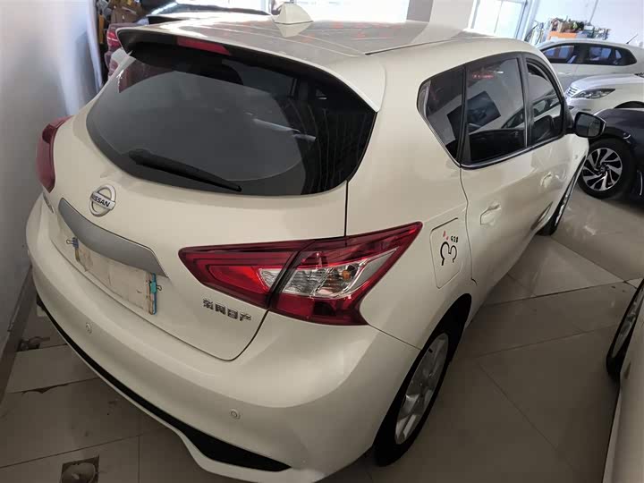 Фото 7 - Nissan Tiida