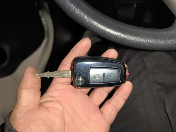 Фото 9 - Nissan Tiida