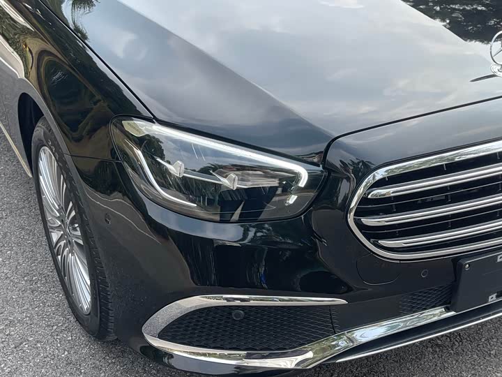 Фото 8 - Mercedes-Benz E-Class