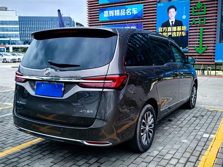 Фото 7 - Buick GL8 ES