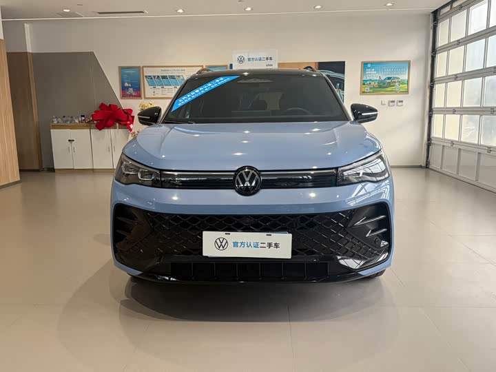 Фото 2 - Volkswagen Tiguan L Pro