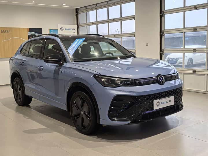 Фото 3 - Volkswagen Tiguan L Pro