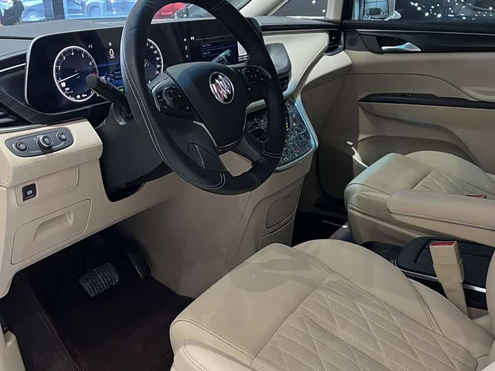 Фото 4 - Buick GL8 ES