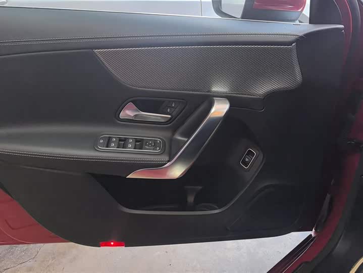 Фото 7 - Mercedes-Benz A-Class