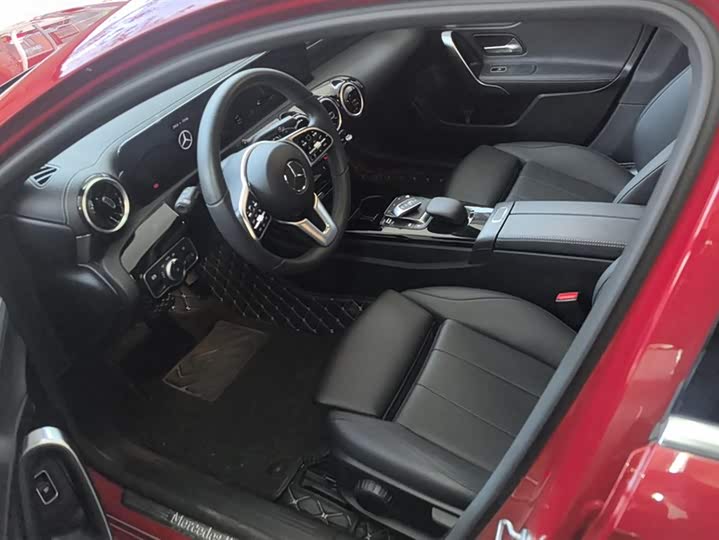 Фото 9 - Mercedes-Benz A-Class