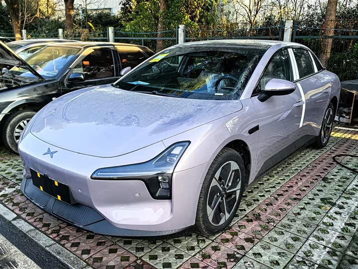 Фото 1 - XPeng Mona M03